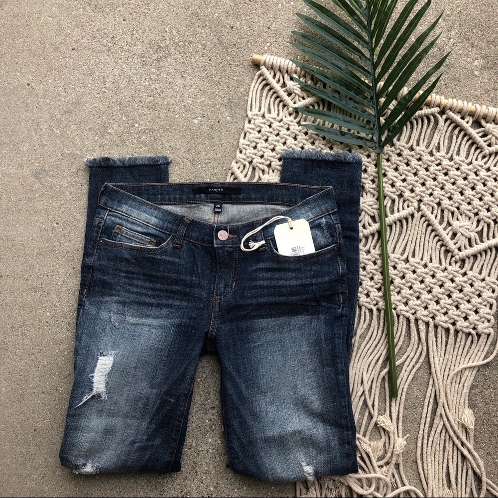 New Francesca’s Harper Distressed Jeans Size 26